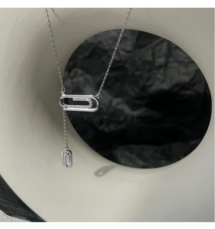 Elegant zircon pendant necklace for women on silver chain