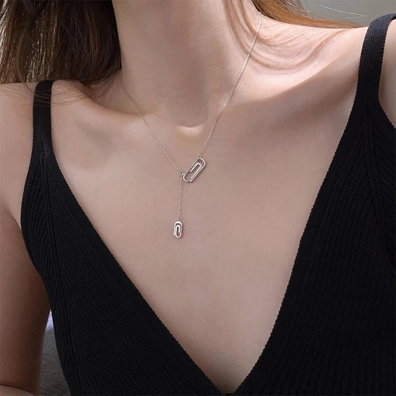 Elegant zircon pendant necklace for women on silver chain