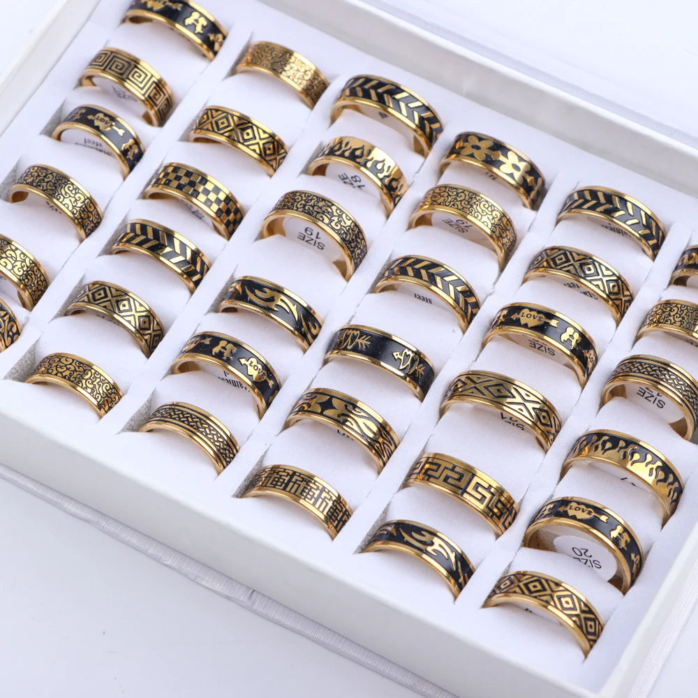 Retro vintage rings in stainless steel with engraved patterns, ideal for wedding and bridal sets. Includes men's engagement and wedding bands.